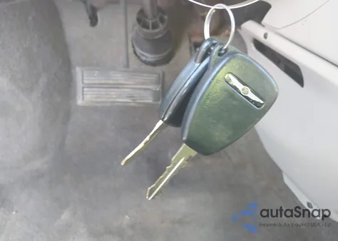 2007 Chrysler Town & Country Lx from USA, damaged, VIN 2A4GP44R87R339965